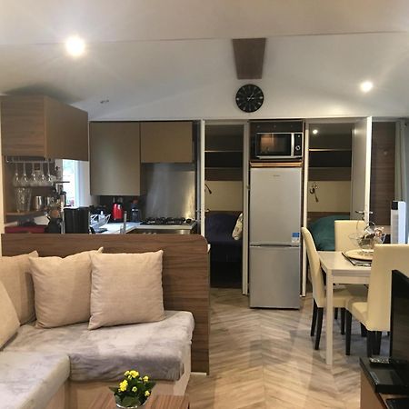 Mobilhome Familial 6 A 7 P 3 Chambres 42 M2 Saint Brevin Les Pierres Couchees Exteriör bild