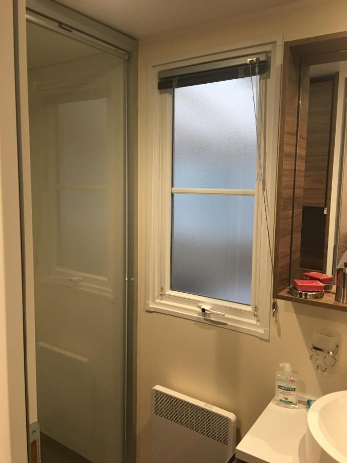 Mobilhome Familial 6 A 7 P 3 Chambres 42 M2 Saint Brevin Les Pierres Couchees Exteriör bild