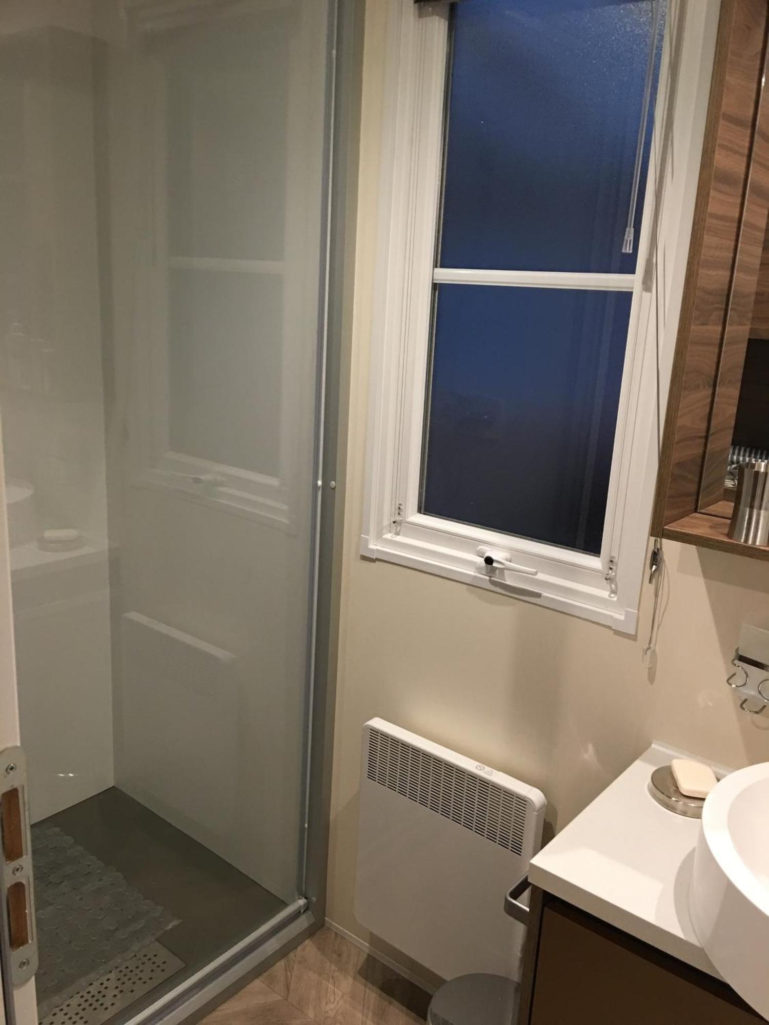 Mobilhome Familial 6 A 7 P 3 Chambres 42 M2 Saint Brevin Les Pierres Couchees Exteriör bild