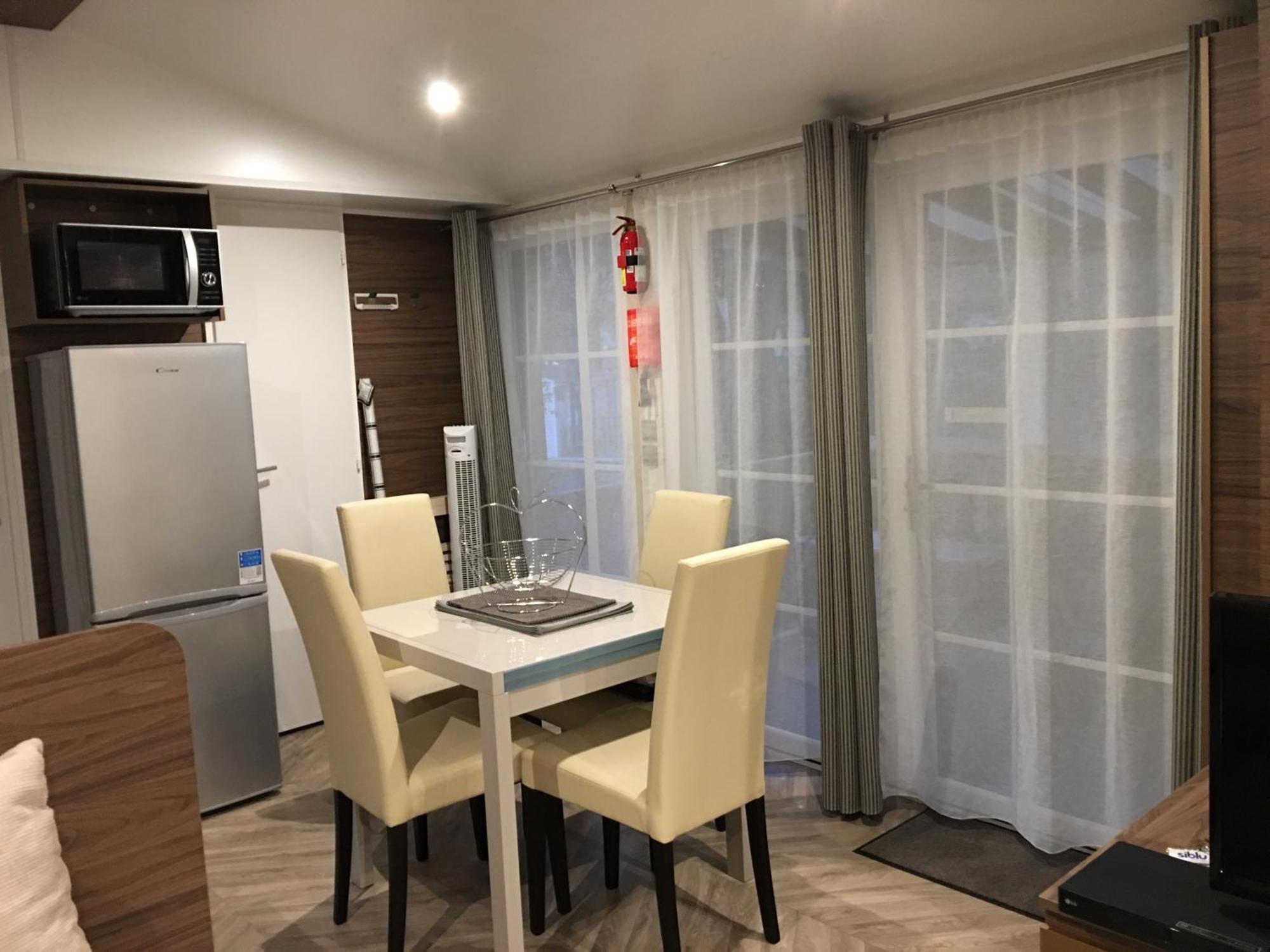 Mobilhome Familial 6 A 7 P 3 Chambres 42 M2 Saint Brevin Les Pierres Couchees Exteriör bild