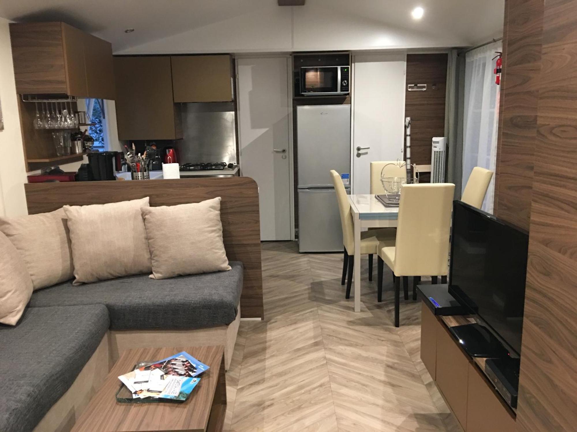 Mobilhome Familial 6 A 7 P 3 Chambres 42 M2 Saint Brevin Les Pierres Couchees Exteriör bild